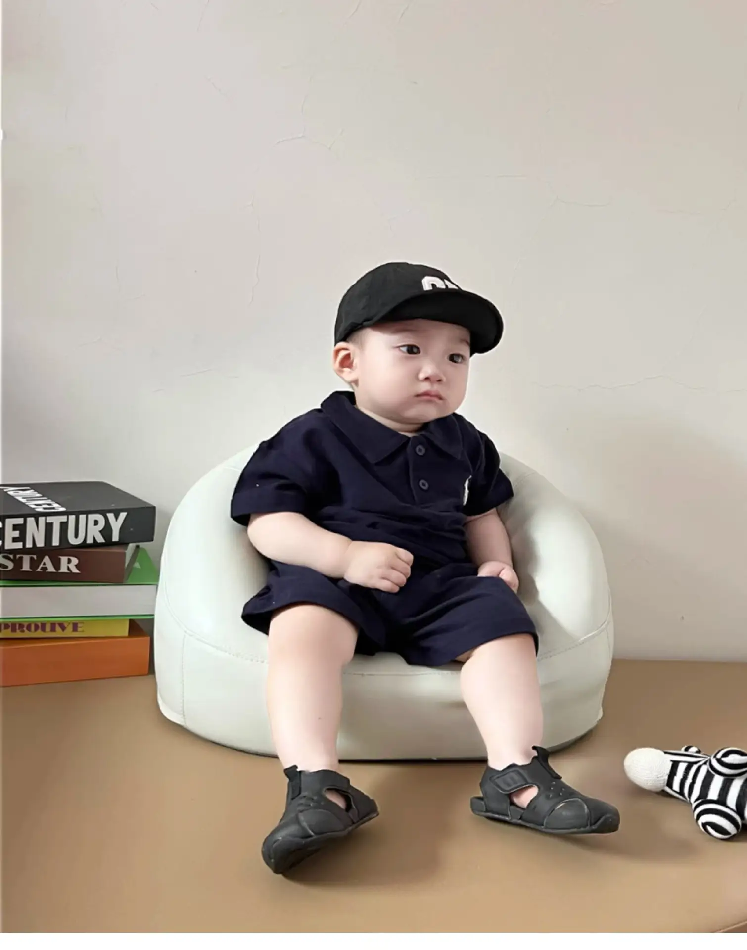 Baby Polo Shirt with Leopard Print Cap White — feature 6