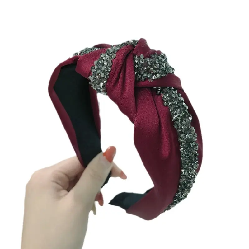 Elegant Diamond Knotted Headband with Wide Bristles