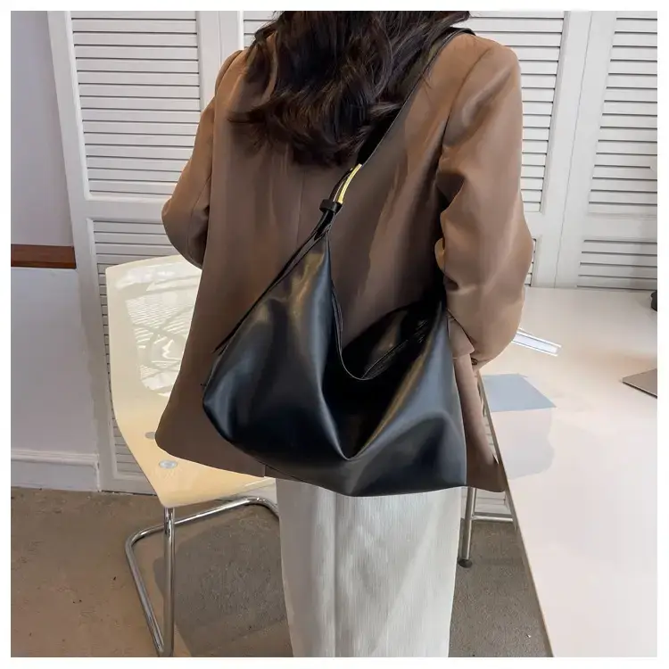 Women's Beige Soft Shoulder Bag 2024 New Fashion — feature 18