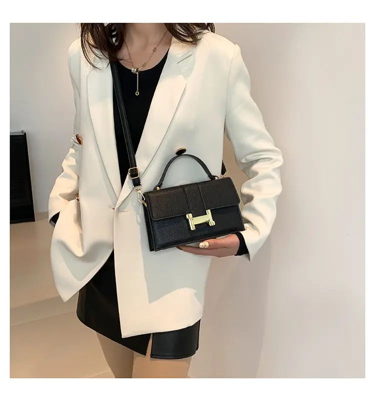 Green H-Link Shoulder Bag for Women 2024 Spring — feature 14