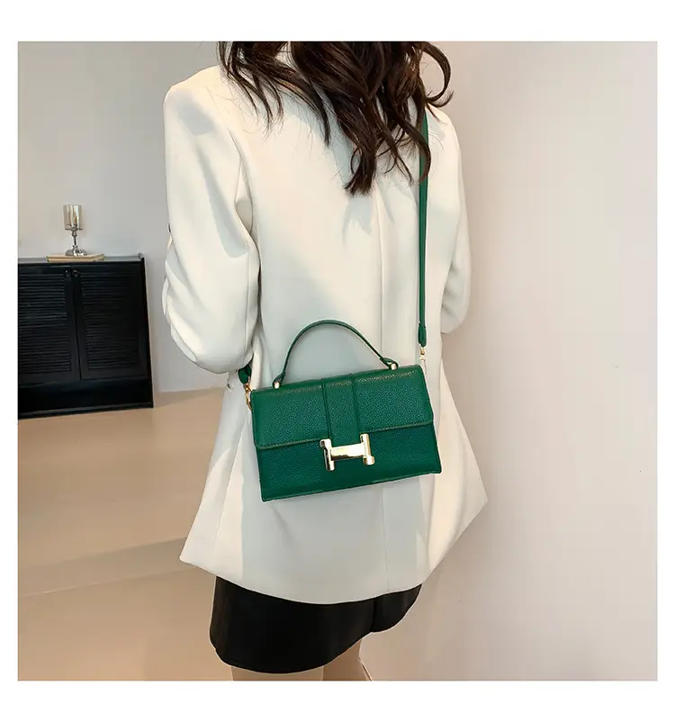 Green H-Link Shoulder Bag for Women 2024 Spring — feature 18