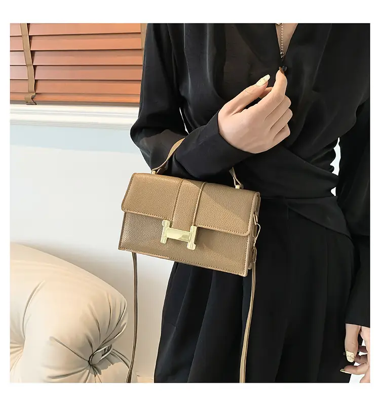 Green H-Link Shoulder Bag for Women 2024 Spring — feature 20