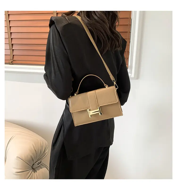 Green H-Link Shoulder Bag for Women 2024 Spring — feature 21