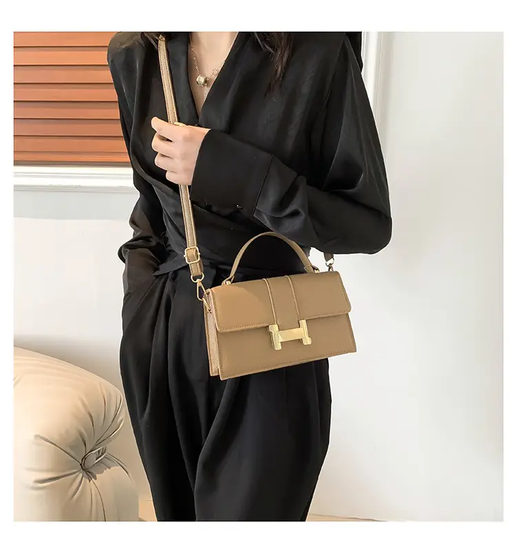 Green H-Link Shoulder Bag for Women 2024 Spring — feature 23