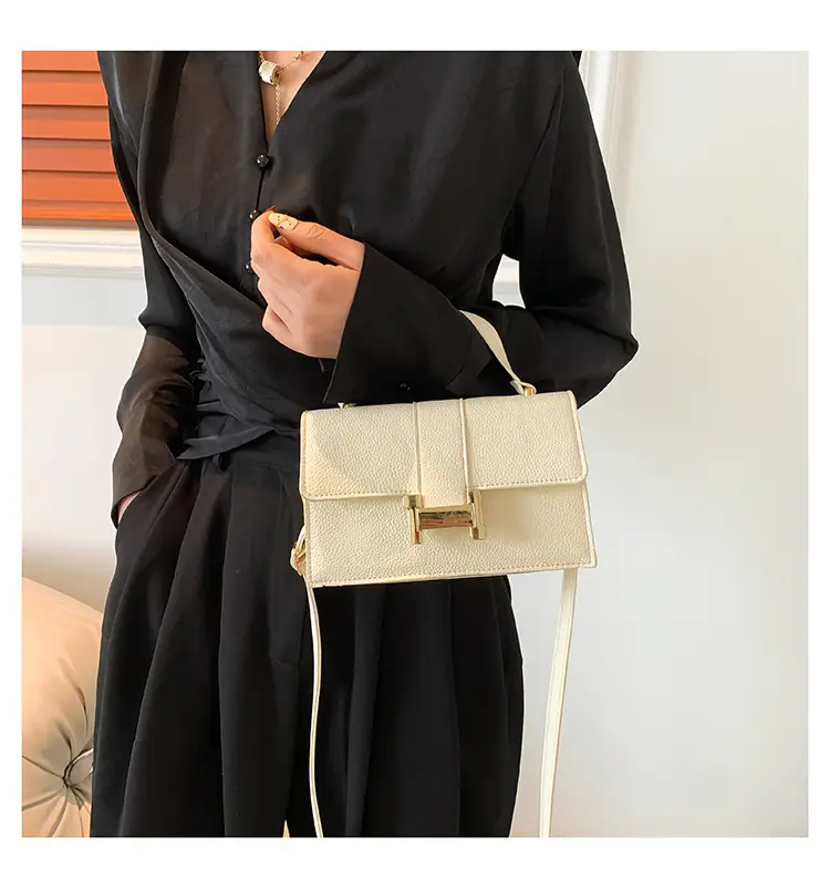 Green H-Link Shoulder Bag for Women 2024 Spring — feature 24