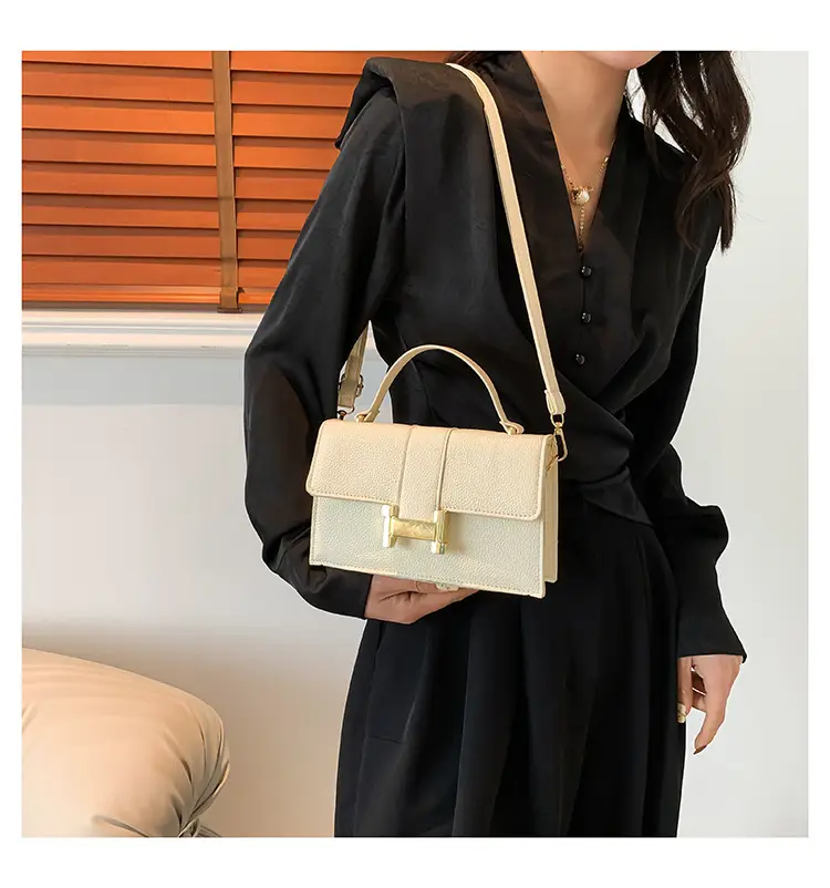 Green H-Link Shoulder Bag for Women 2024 Spring — feature 25