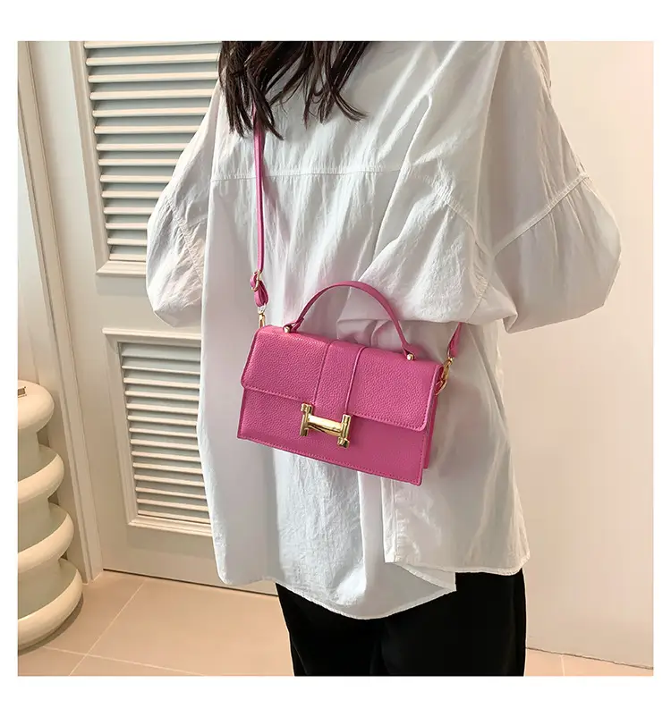 Green H-Link Shoulder Bag for Women 2024 Spring — feature 29
