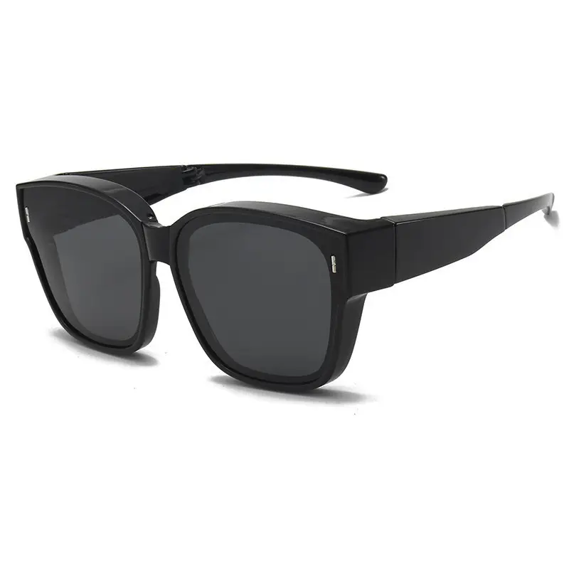 Men Polarized Sunglasses with Gold Frame & Brown Socks - Image 12