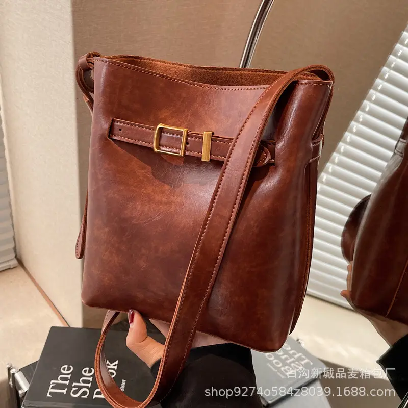 Black French Niche Retro Shoulder Bag Women 2026 - Image 6
