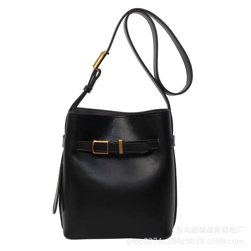 Black French Niche Retro Shoulder Bag Women 2026 - Image 9