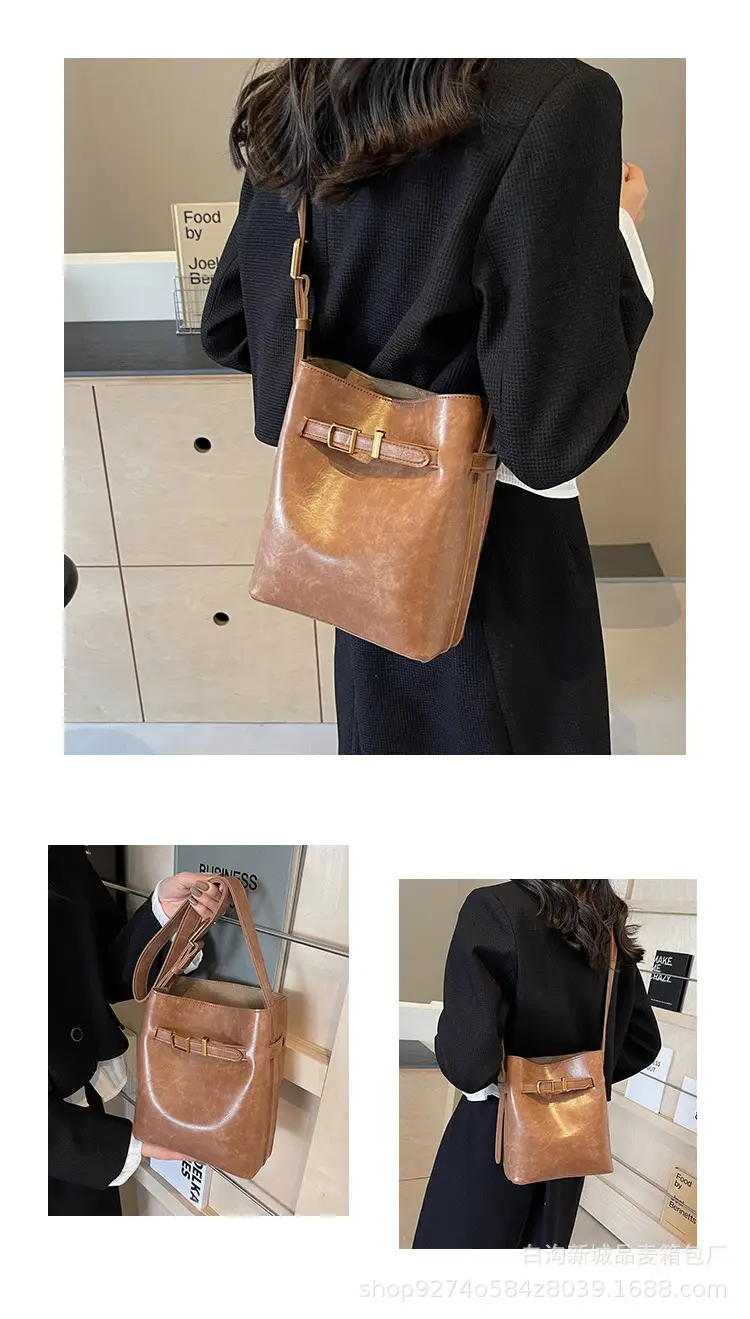 Black French Niche Retro Shoulder Bag Women 2026 — feature 12
