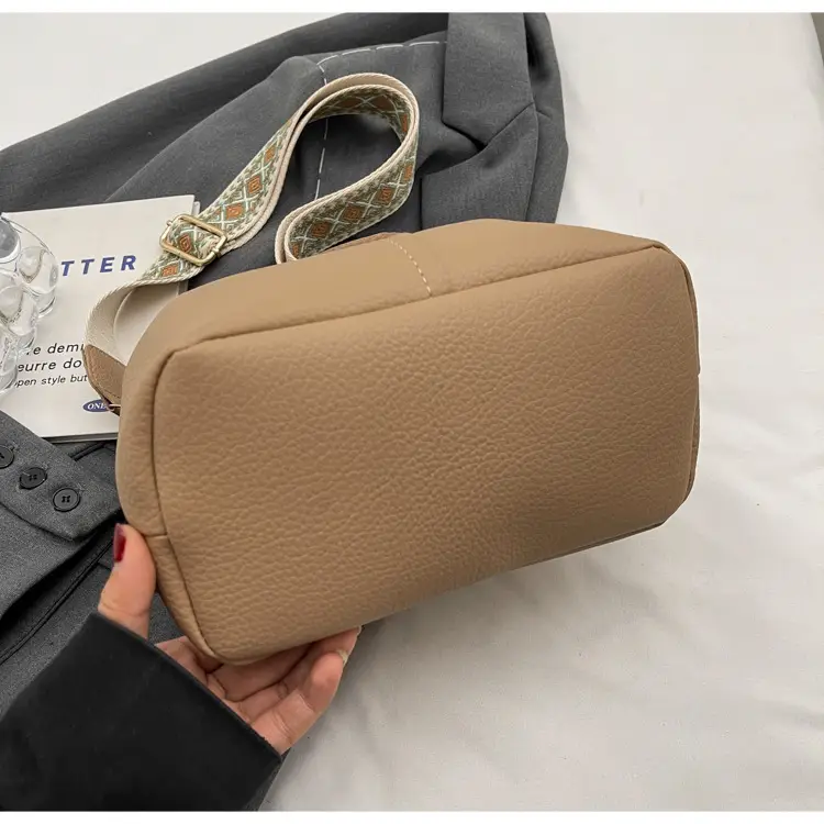 Women Retro Brown Bucket Bag with Crossbody Strap — feature 13