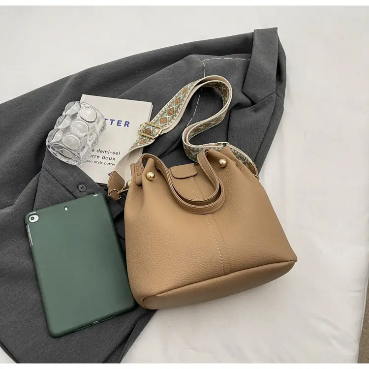 Women Retro Brown Bucket Bag with Crossbody Strap — feature 14