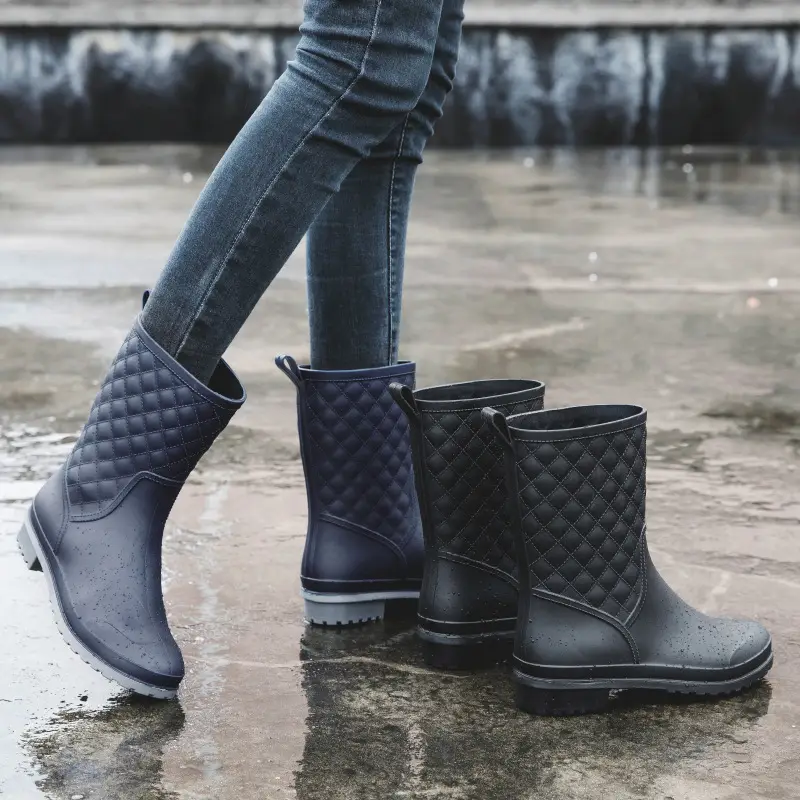 One-time Shaping Women's Middle Tube Non-slip Rain Boots Plastic Waterproof Rain Boots Prellis Outer Wearing Water Shoes Selling Fish Wearing Water Boots - Image 23