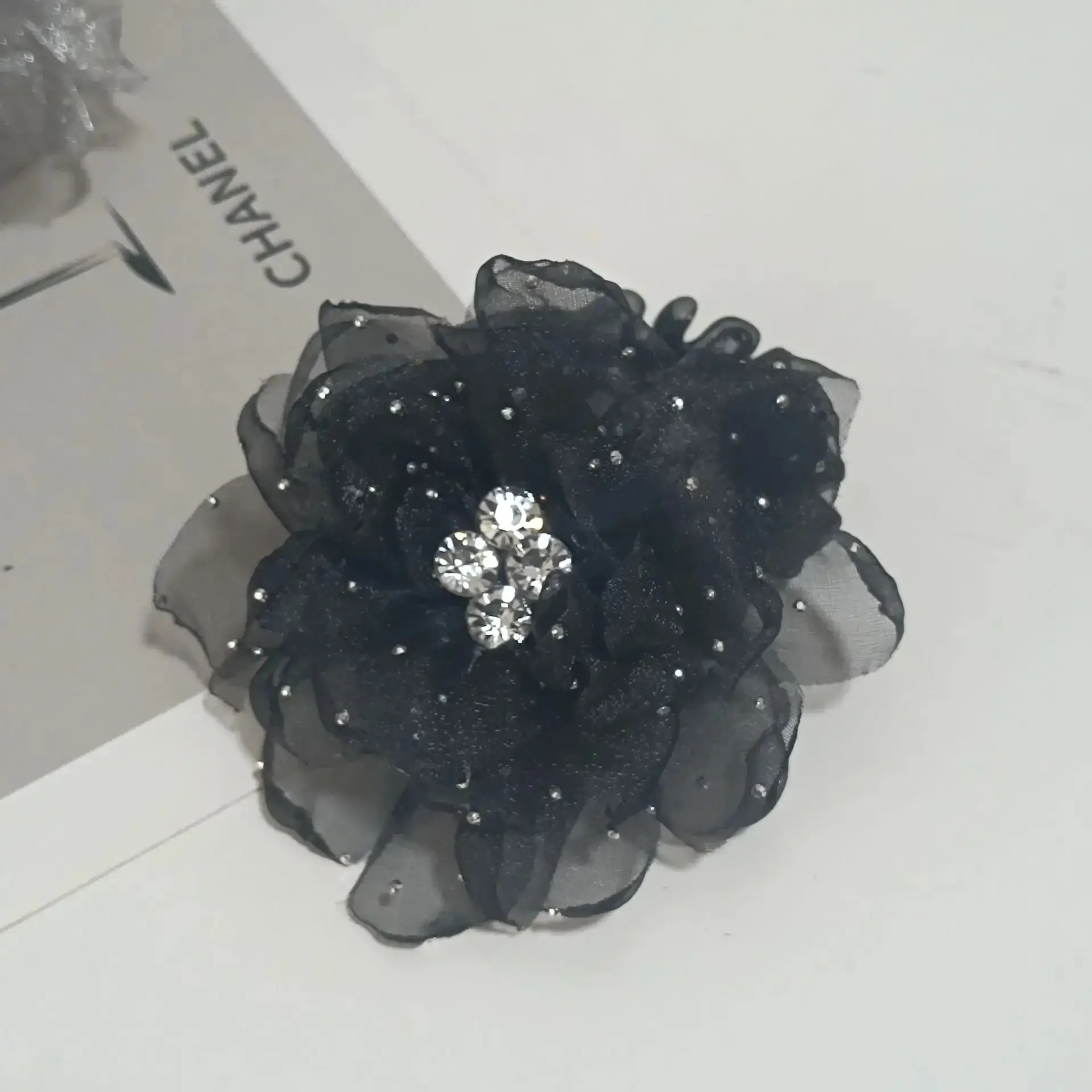 Twist Clip Hair Belt with Flower Decor - Image 3