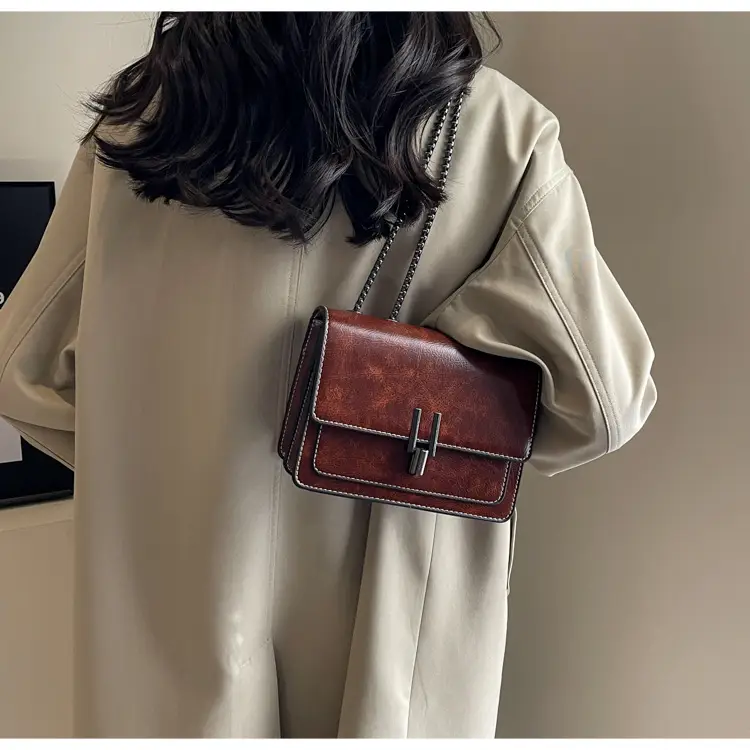 Women's Brown Leather Chain Crossbody Bag 2024 — feature 16