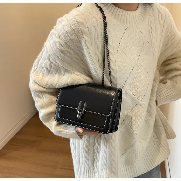 Women's Brown Leather Chain Crossbody Bag 2024 — feature 9