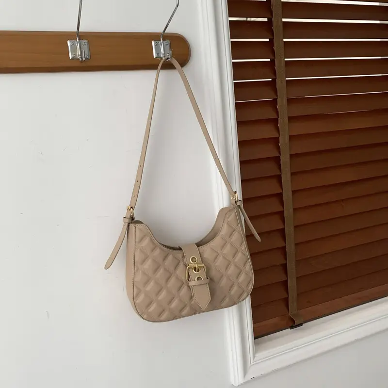Black Rhombus Embroidery Shoulder Bag for Women