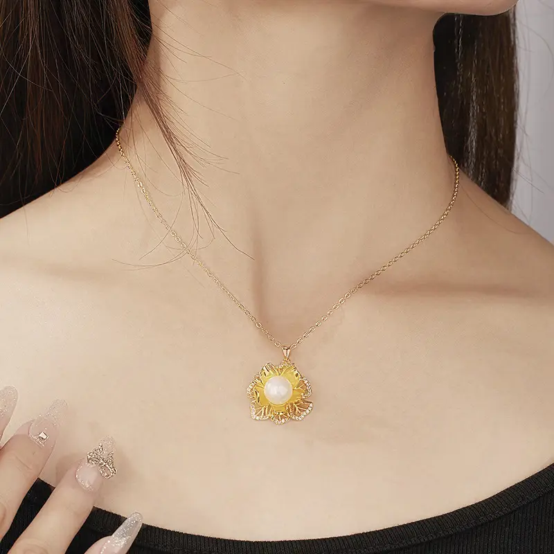 2024 Pearl Pendant with Retro Flower Design - Image 4
