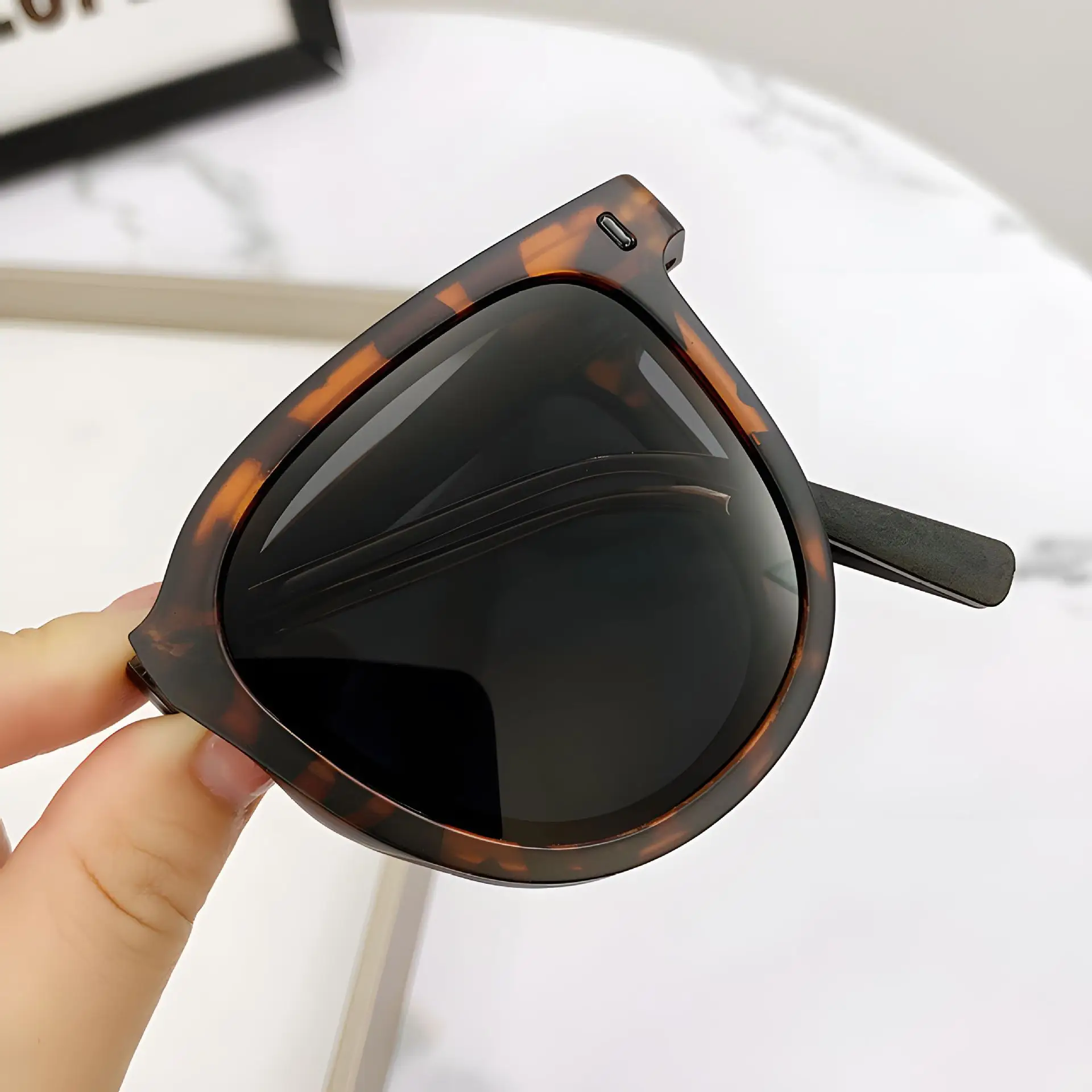 Internet Celebrity Foldableing Sunglasses for Women, High-End Outdoor Sunscreen Sunglasses for Men, Special Sunglasses for Driving, Anti-Uv Glare - Image 4