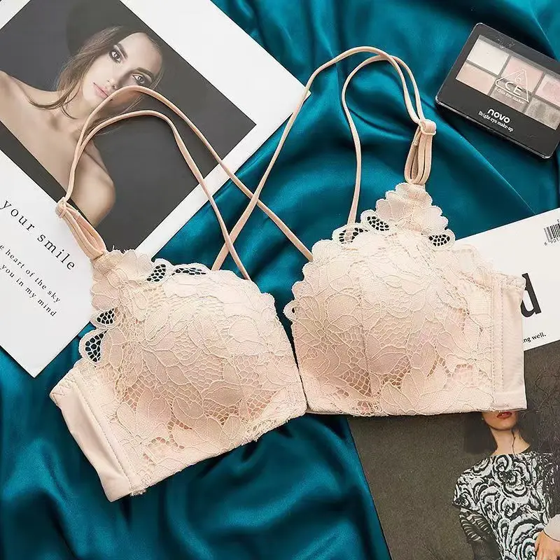 Black Lace Intimate Push-Up Bra with Adjustable Straps — feature 6