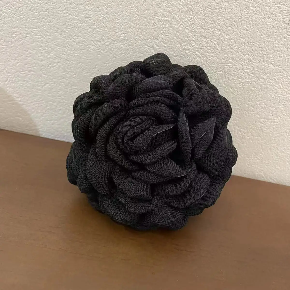 Black Rose Claw Clip for Hair — feature 10