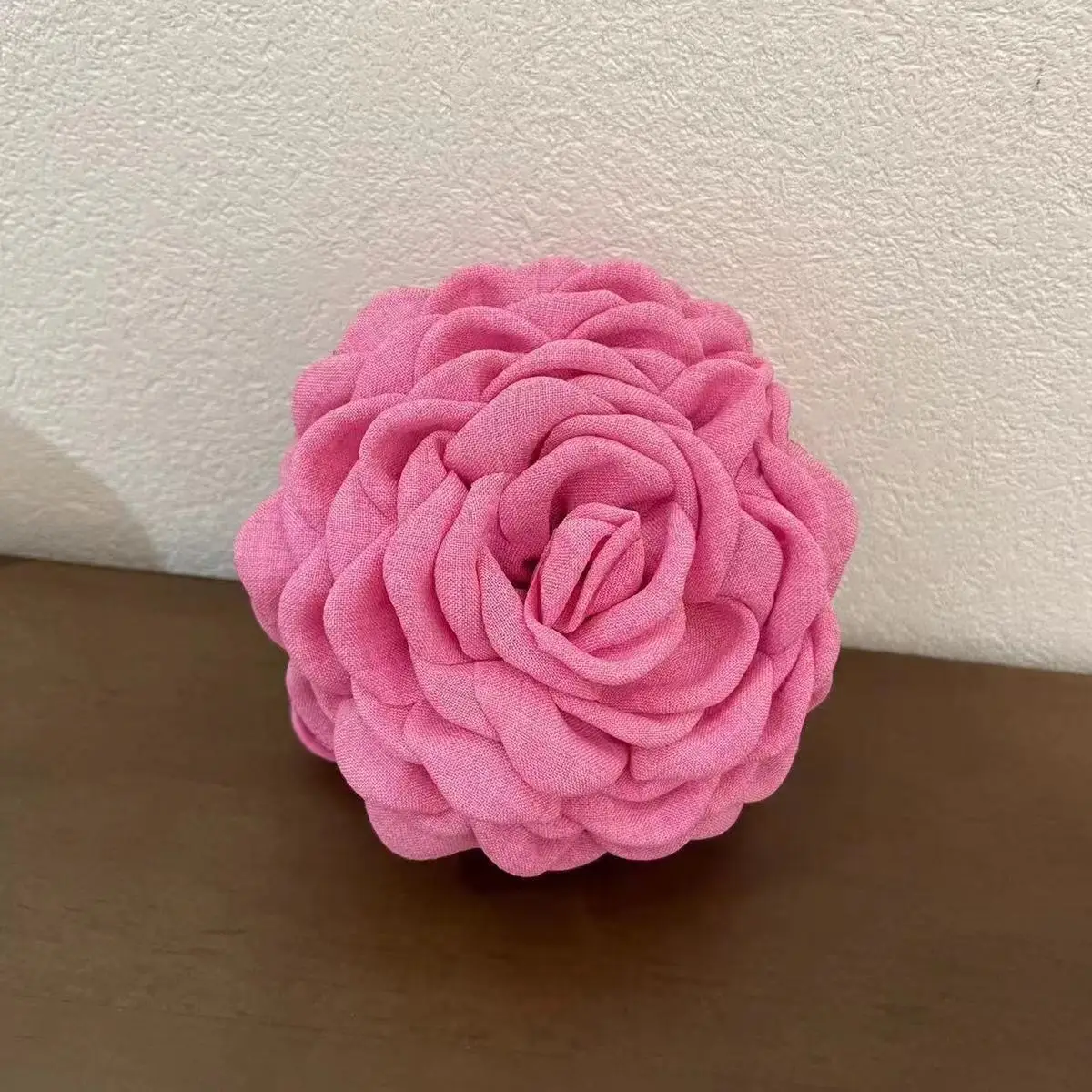 Black Rose Claw Clip for Hair — feature 11