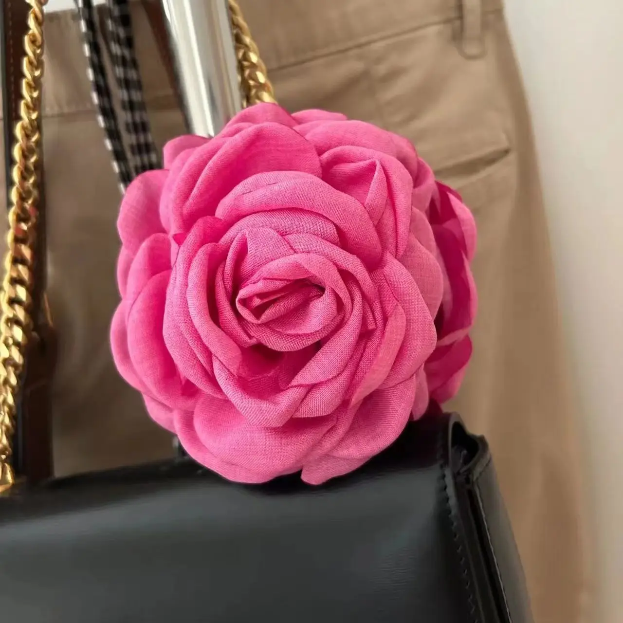 Black Rose Claw Clip for Hair — feature 7