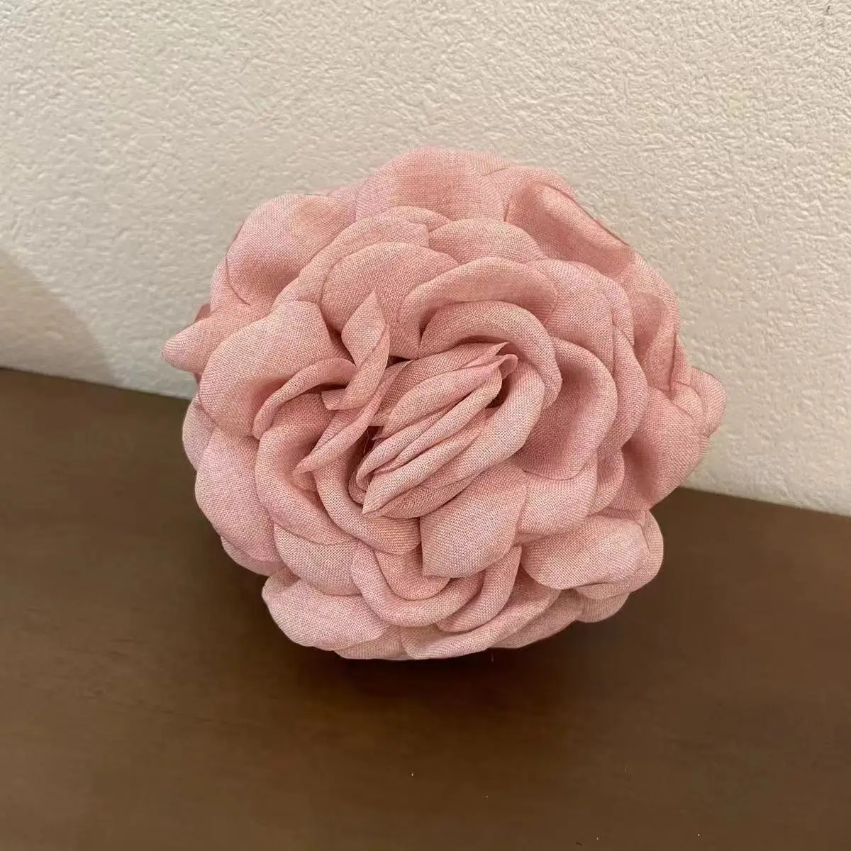 Black Rose Claw Clip for Hair — feature 8