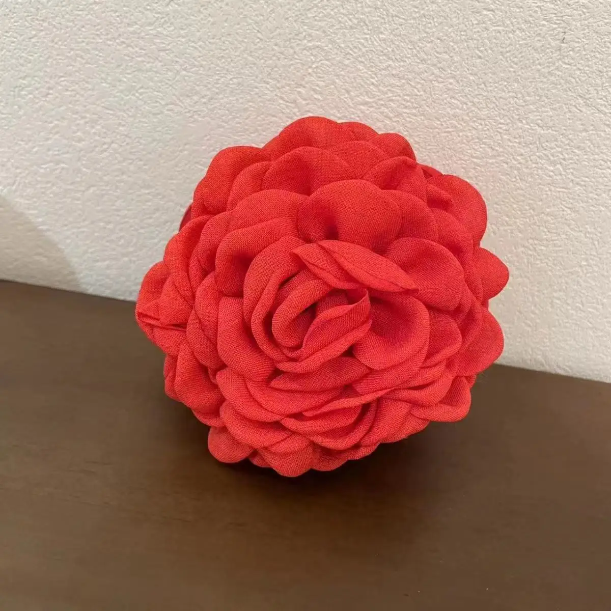 Black Rose Claw Clip for Hair — feature 9
