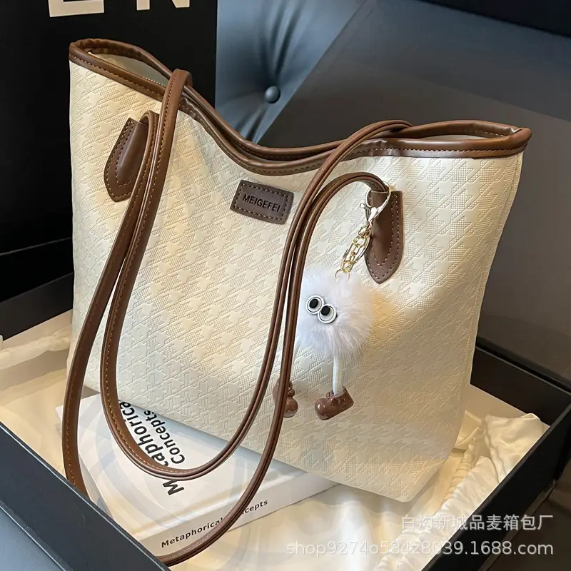 Women Large Capacity Black PU Leather Commuter Bag - Image 4