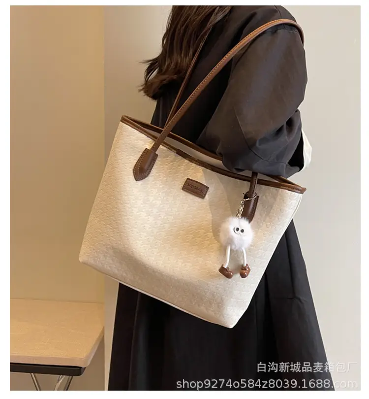 Women Large Capacity Black PU Leather Commuter Bag — feature 1