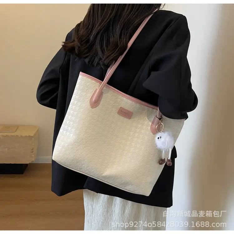 Women Large Capacity Black PU Leather Commuter Bag — feature 16