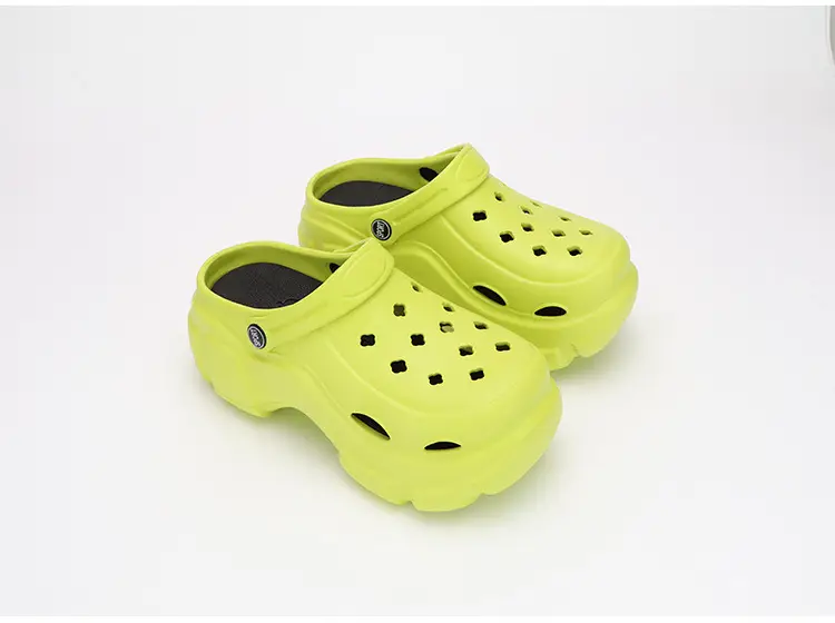 Hole shoes women's thick bottom increased non-slip fashionable platform bottom Internet celebrity cute beach sandals for outer wear summer - Image 3