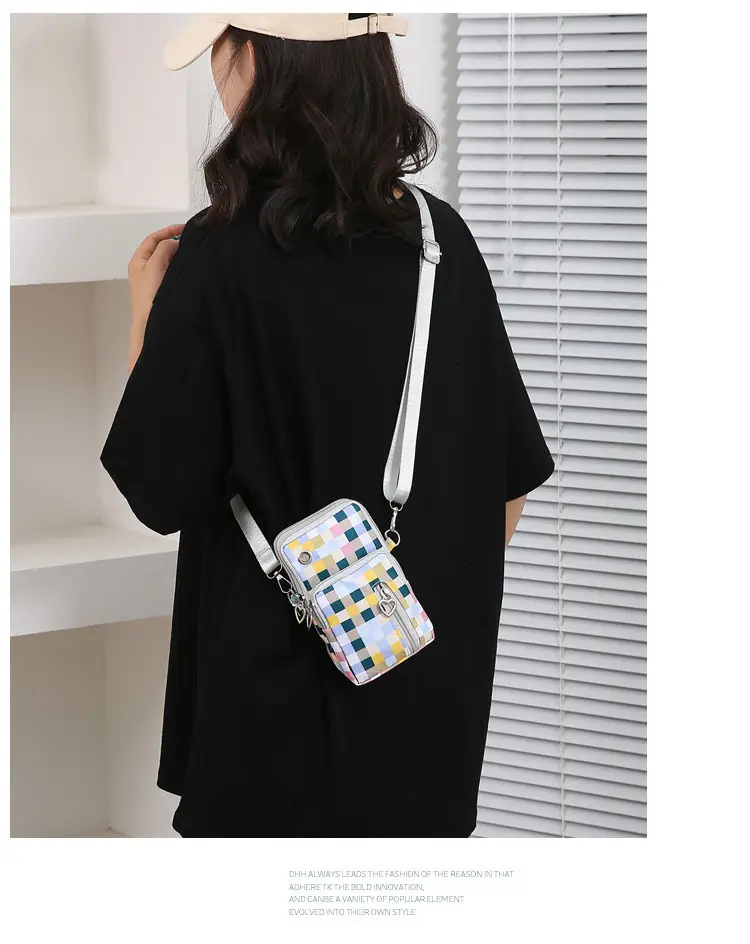 2024 Mini Multi-Piece Phone Bag with Heart Zip — feature 11