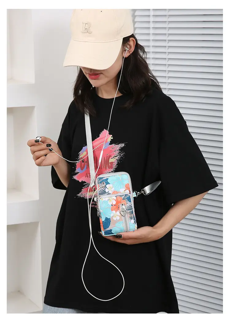 2024 Mini Multi-Piece Phone Bag with Heart Zip — feature 23