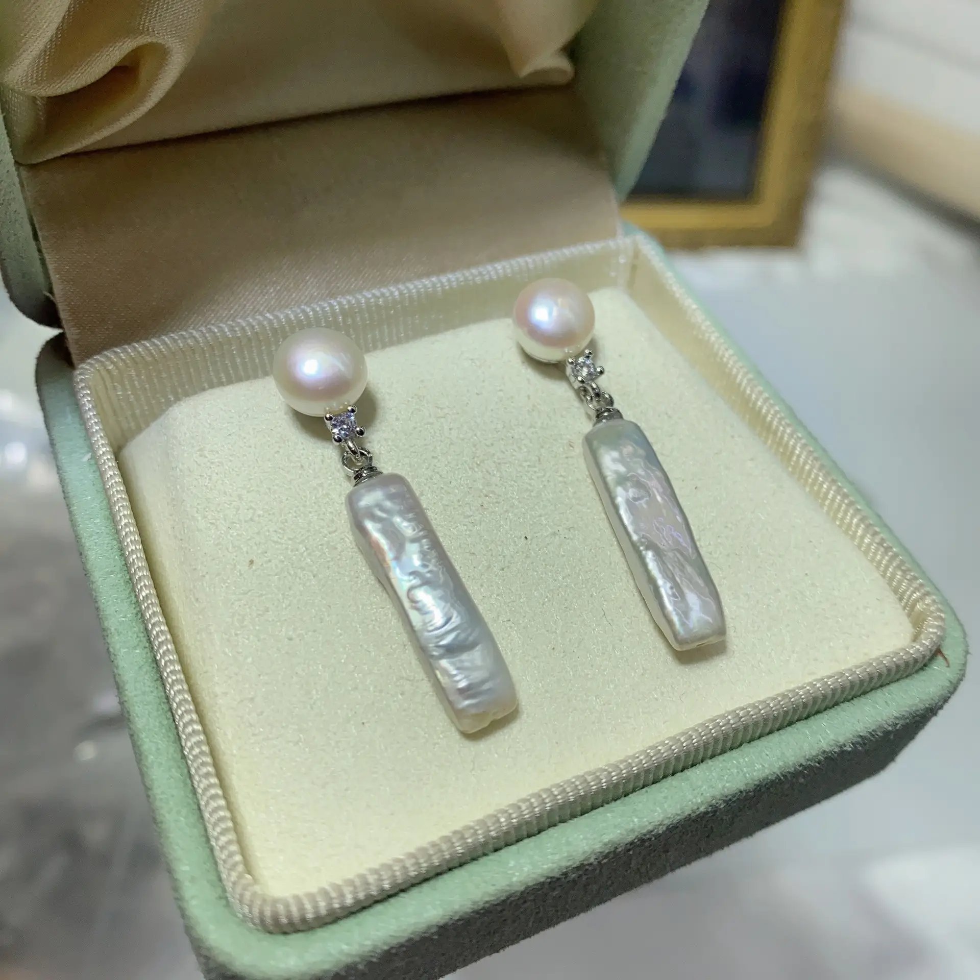 Natural Pearl Baroque Earrings for Women Silver Strip Design — feature 8