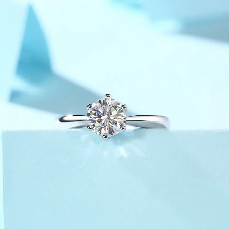 Moissanite Six-Claw Ring for Women Luxury Accessory