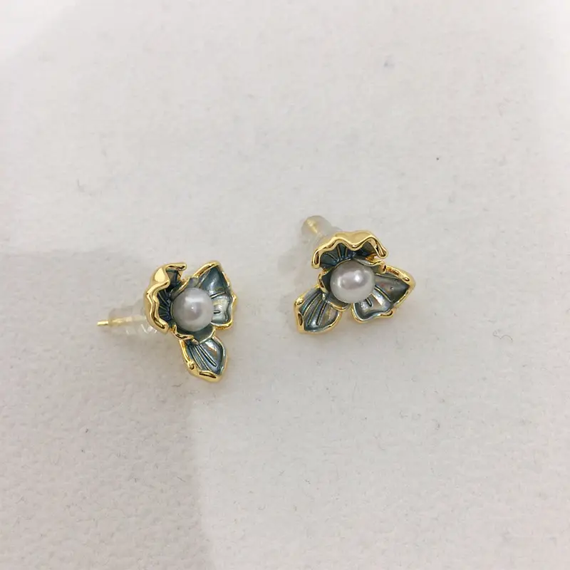 18K Gold Pearl Flower Earrings for Women — feature 6