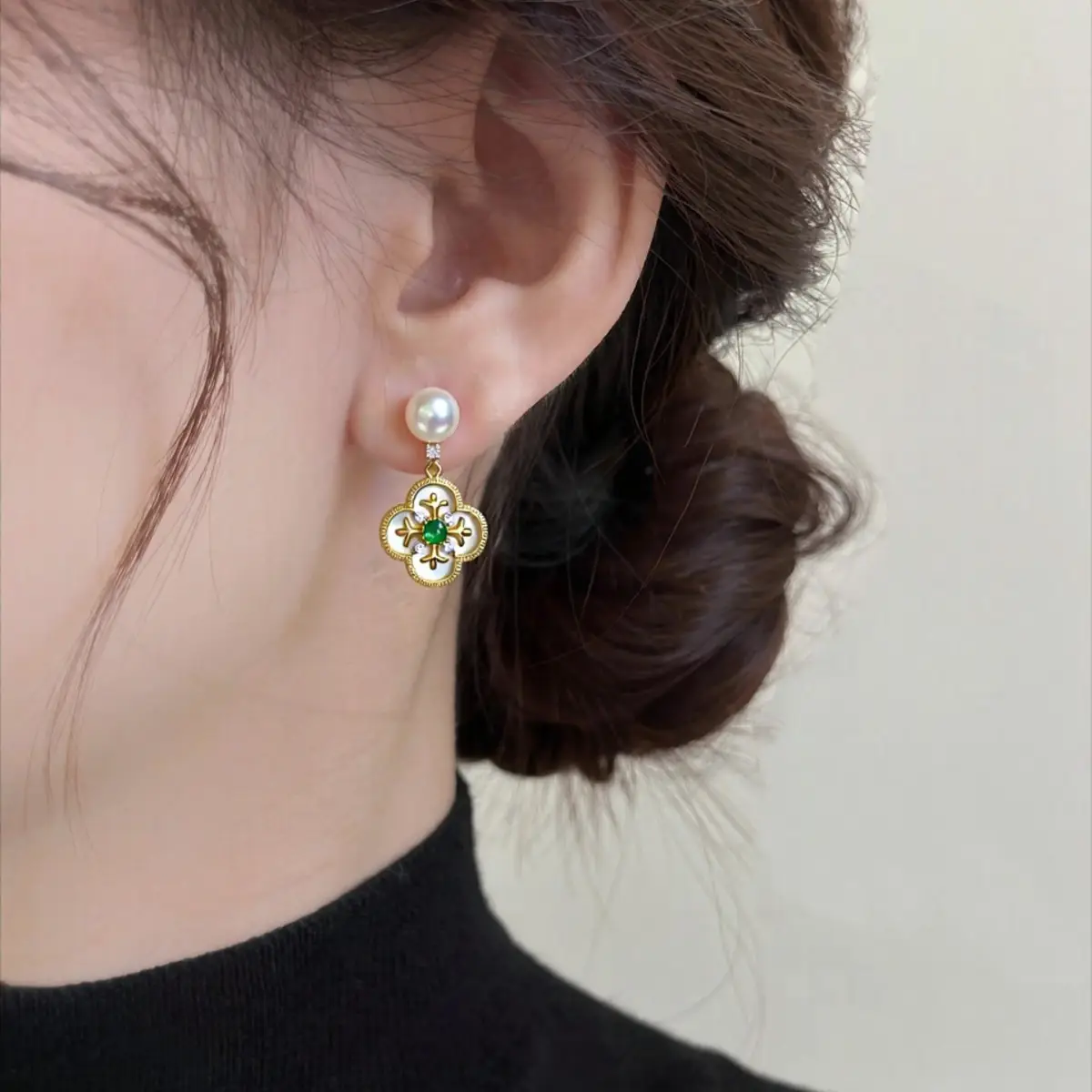 Natural Sea Shell Green Agate Four-leaf Clover Earrings for Women - Image 6