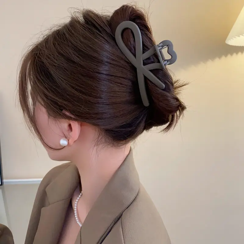Early Spring Hair Clips with Geometric Bow & Shark Design - Image 12