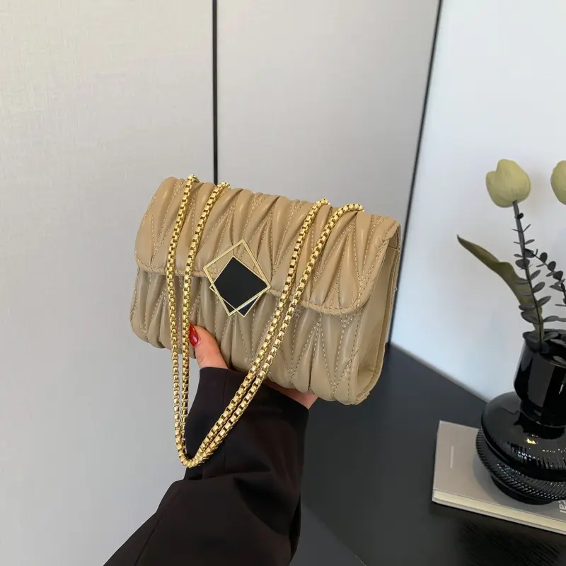 Black Rhombus Chain Shoulder Bag for Women - Image 7