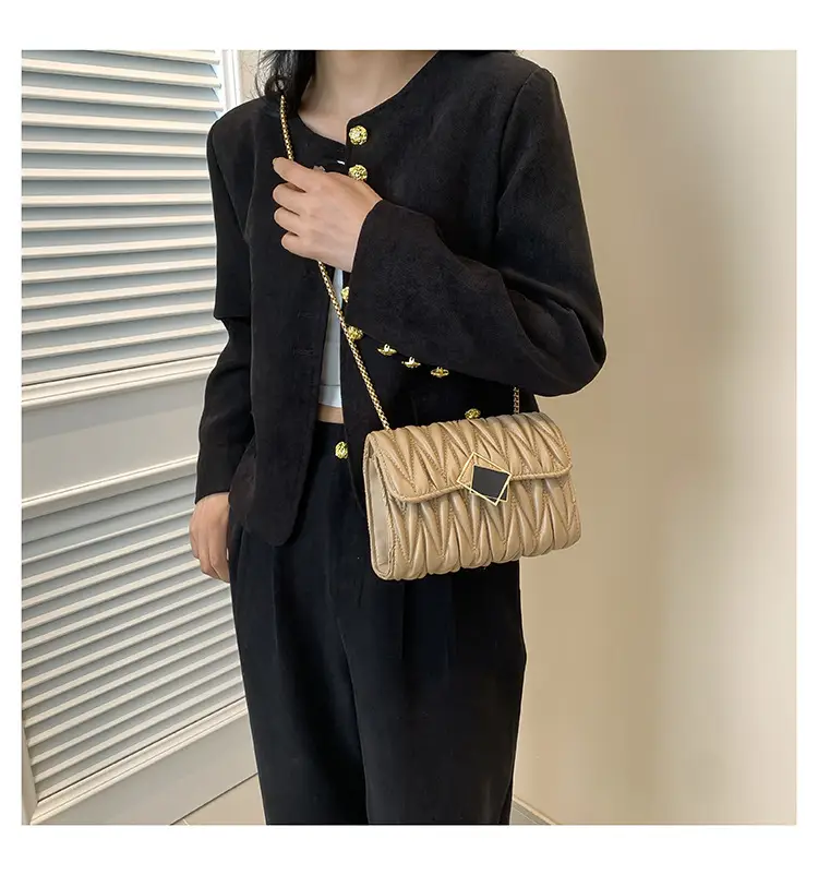 Black Rhombus Chain Shoulder Bag for Women — feature 10