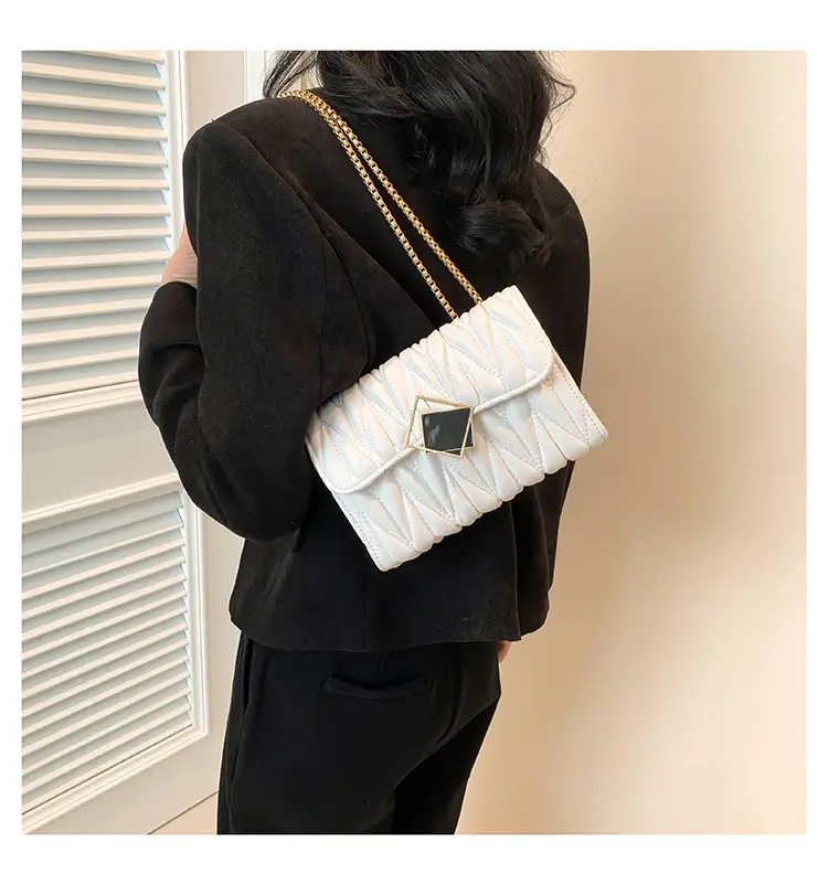 Black Rhombus Chain Shoulder Bag for Women — feature 12