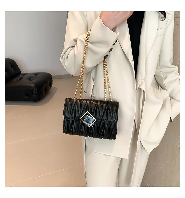 Black Rhombus Chain Shoulder Bag for Women — feature 16
