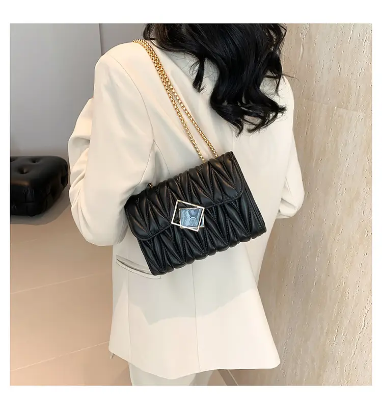 Black Rhombus Chain Shoulder Bag for Women — feature 17
