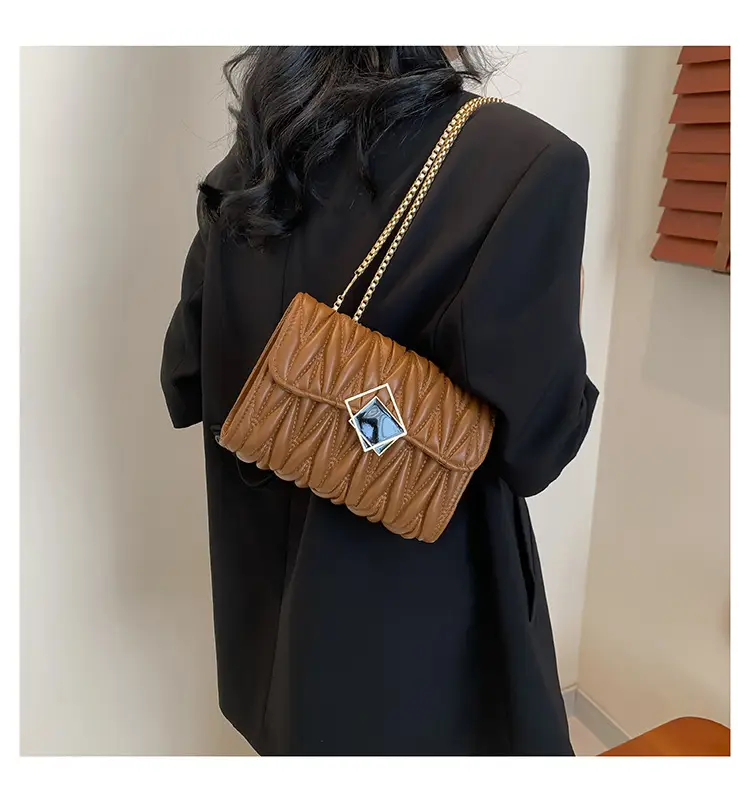 Black Rhombus Chain Shoulder Bag for Women — feature 18