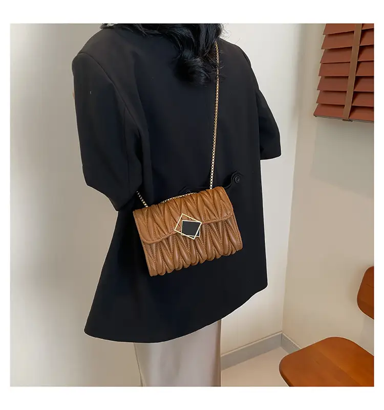 Black Rhombus Chain Shoulder Bag for Women — feature 19