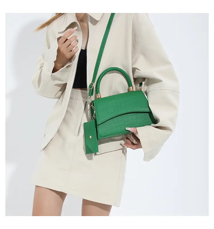 White Quilted Shoulder Bag for Women 2024 — feature 23