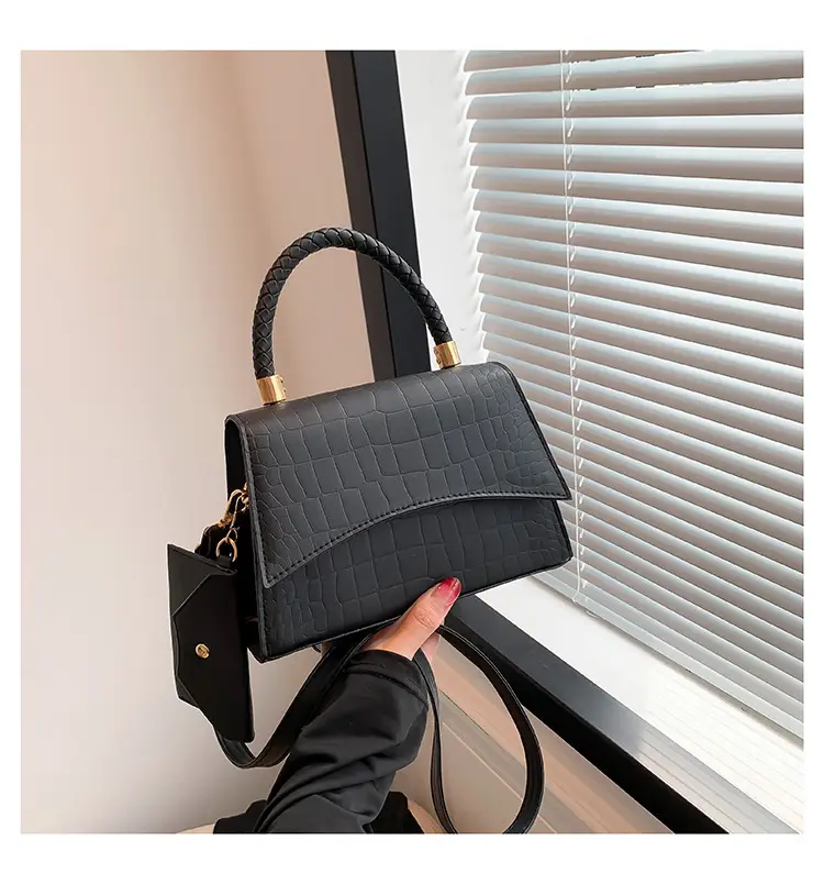 White Quilted Shoulder Bag for Women 2024 — feature 34